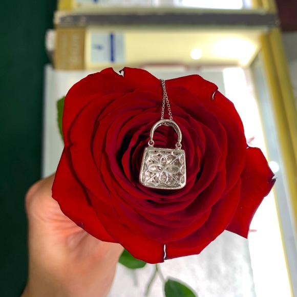 18K White Gold Diamond Purse Pendant - Picture 2 of 6